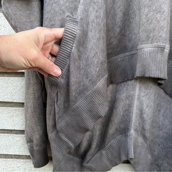 PLANET V-Neck Taupe Gray Lightweight Sweater Cotton Made in Peru High Low Pocket - Picture 5 of 9